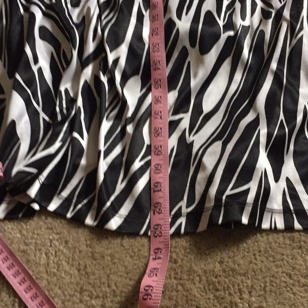 Dress - Picture 6 of 7